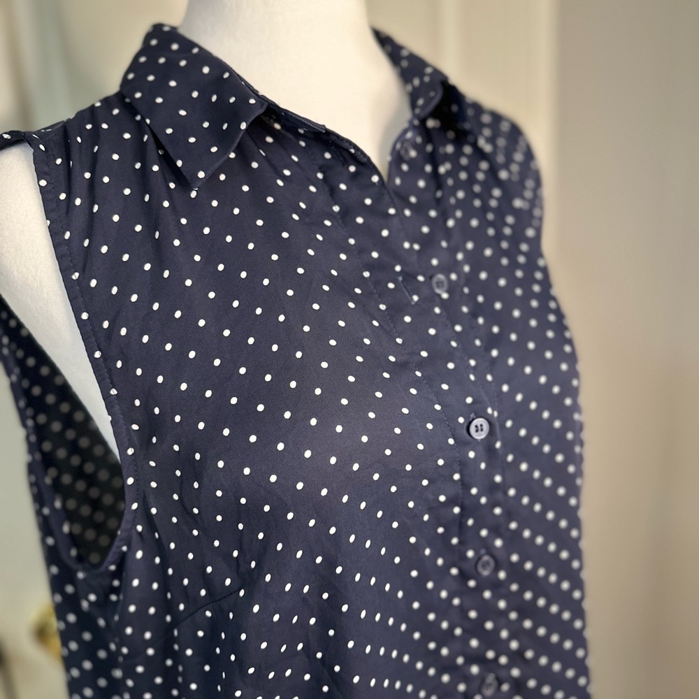 Polka dot, sleeveless, button down with collar blouse, size 10